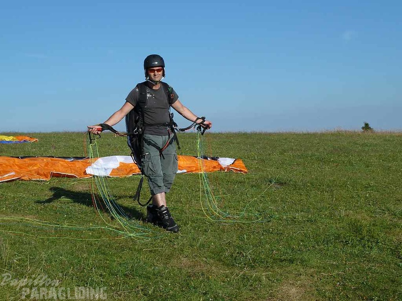2010 RK28.10 Wasserkuppe Paragliding 120