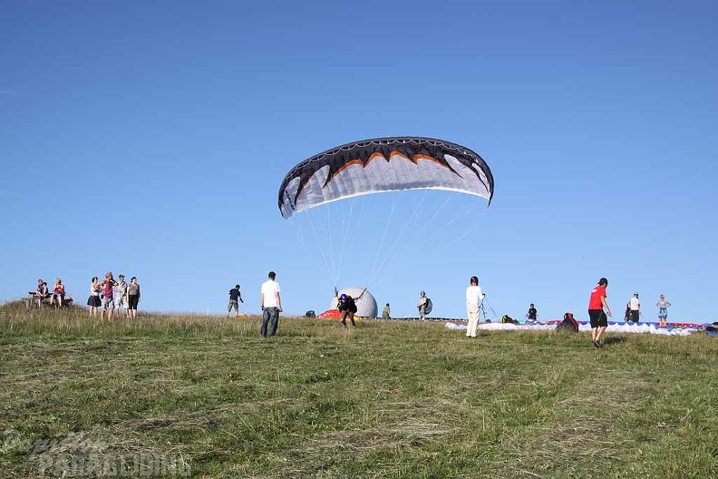 2010 RK28.10 Wasserkuppe Paragliding 129