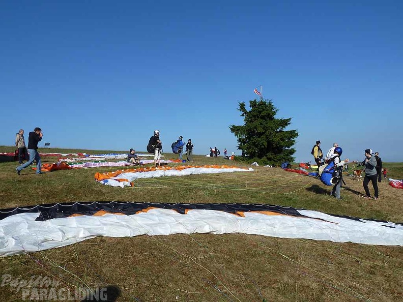 2010 RK28.10 1 Wasserkuppe Paragliding 004