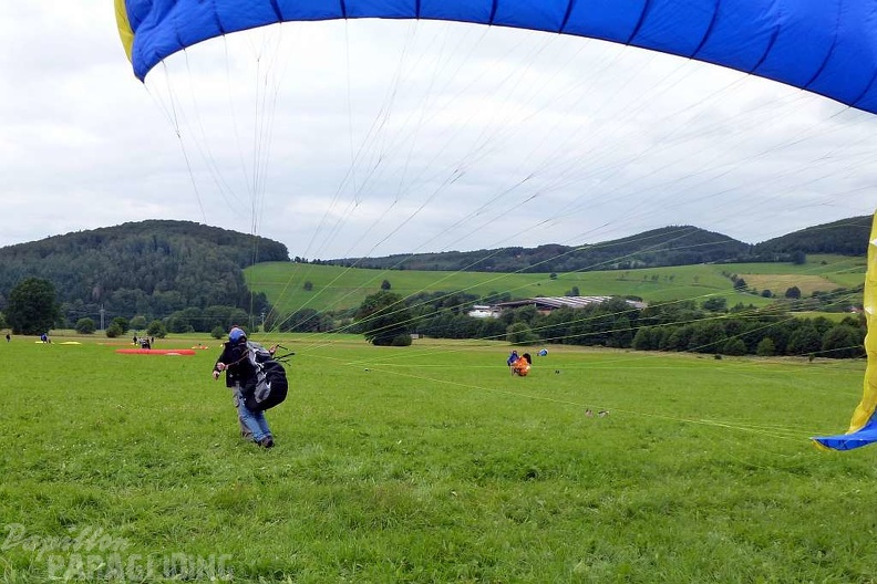 2011_RK27.11_Paragliding_Wasserkuppe_033.jpg