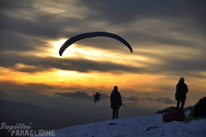 2015-01-18 RHOEN Wasserkuppe Paraglider-Schnee cFHoffmann 082 02