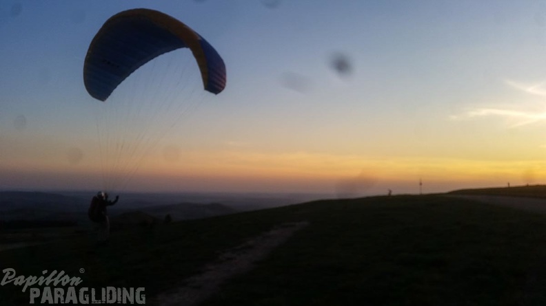 RK18.16 Paragliding-211