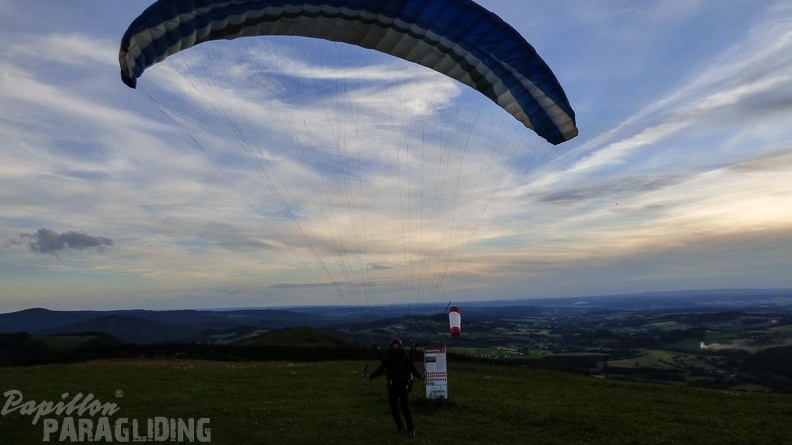 RK26.16 Paragliding-01-1075