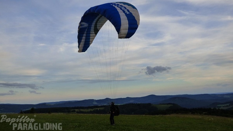 RK26.16 Paragliding-01-1076