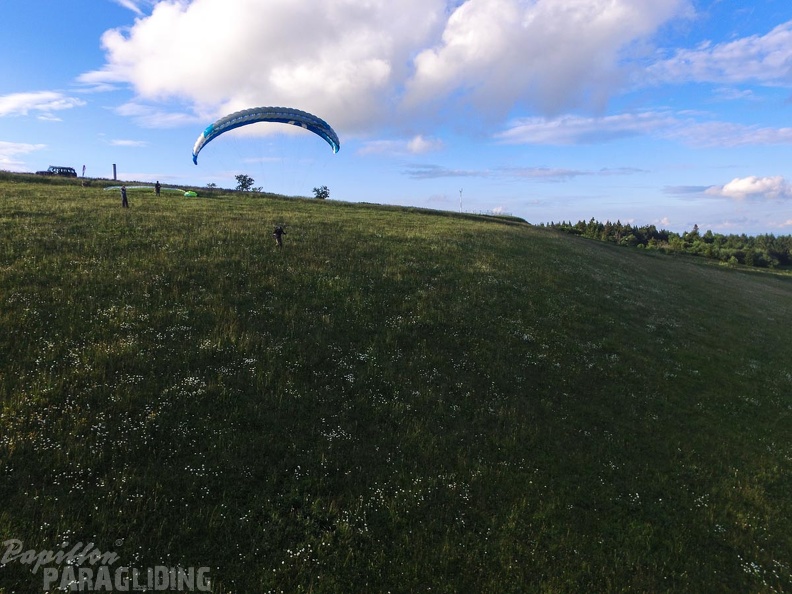 RK26.16 Paragliding-1102