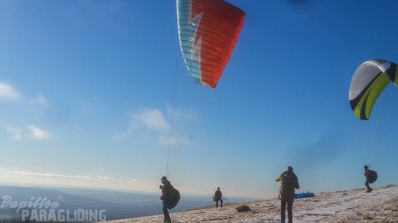 RK1.17 Winter-Paragliding-137