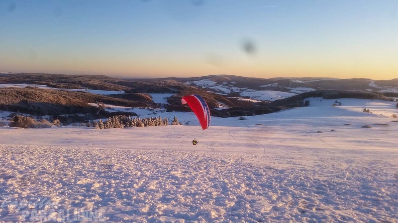 RK1.17 Winter-Paragliding-183