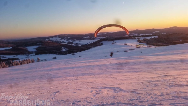 RK1.17 Winter-Paragliding-197