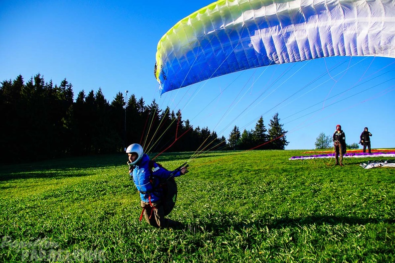 RK21.17 Paragliding-364