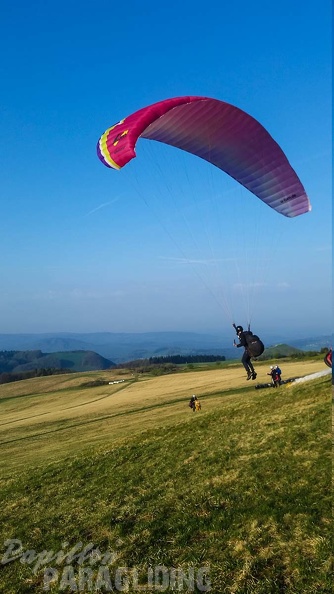 RK17.18 Paragliding-200