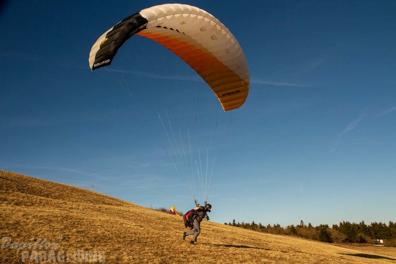 RS15.18_Suedhang_Paragliding-Wasserkuppe-590.jpg