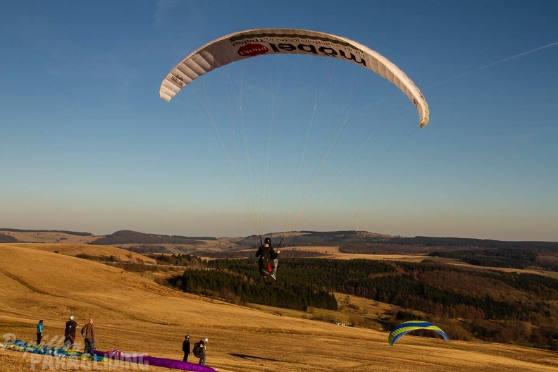 RS15.18_Suedhang_Paragliding-Wasserkuppe-744.jpg