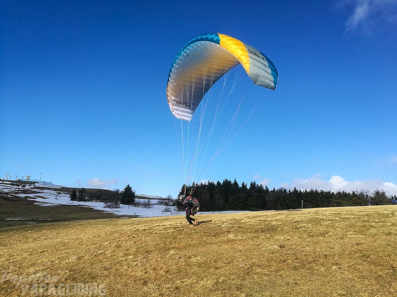 RS5.18 Paragliding-178
