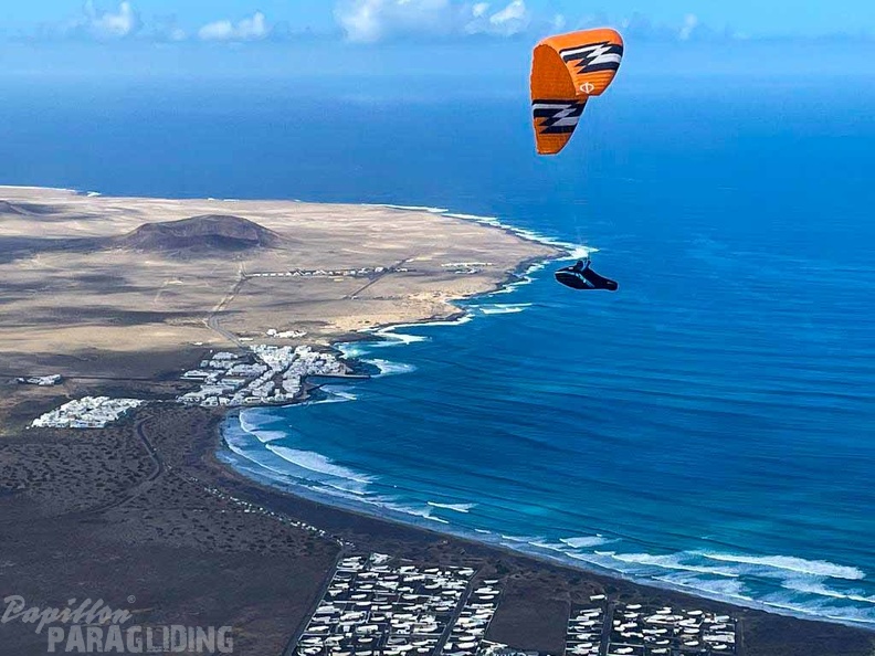 fla8.23-lanzarote-paragliding-landscape-109