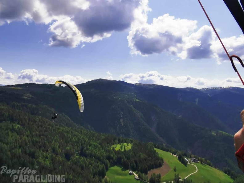 DH20.23-Paragliding-Luesen-118