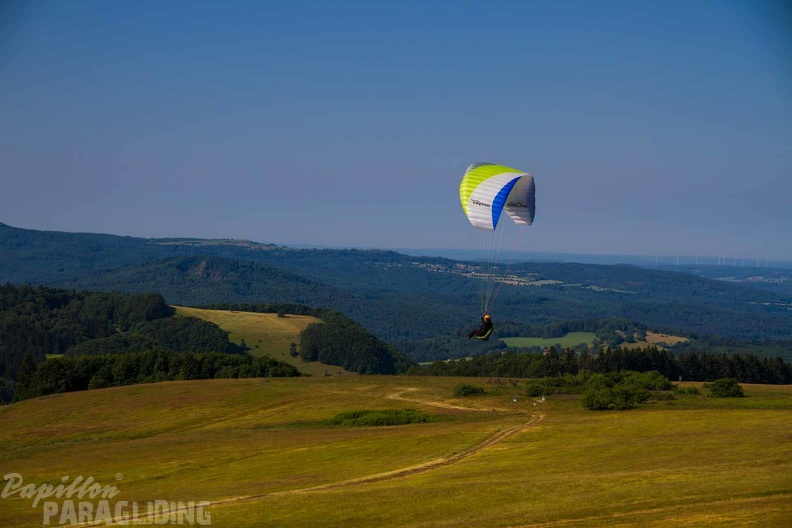 wasserkuppe-paragliding-suedhang-23-06-25.jpg-108