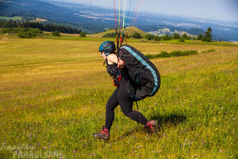 wasserkuppe-paragliding-suedhang-23-06-25.jpg-111