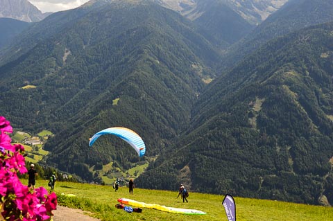 DH33.16-Luesen_Paragliding-1048.jpg