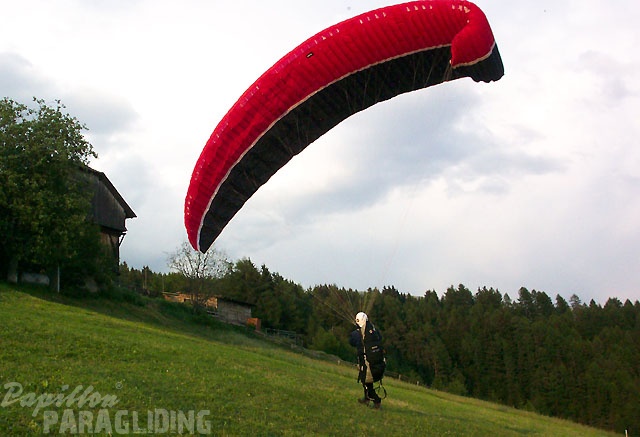 2003 D08.03 Paragliding Luesen 012