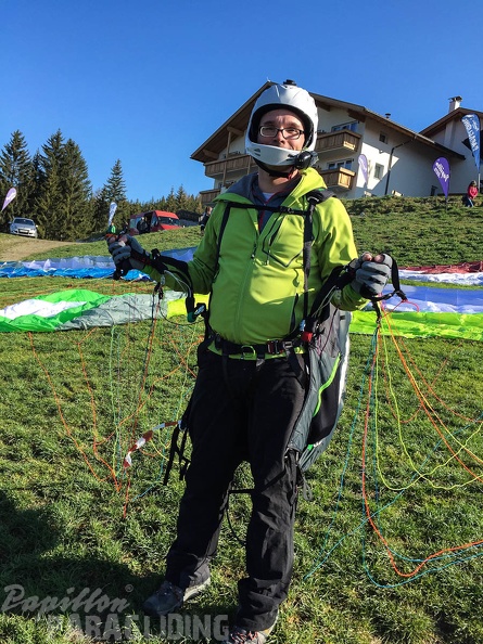 DH17 15 Luesen-Paragliding-1102