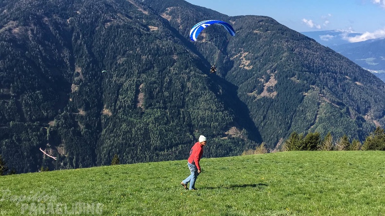 DH17 15 Luesen-Paragliding-1186