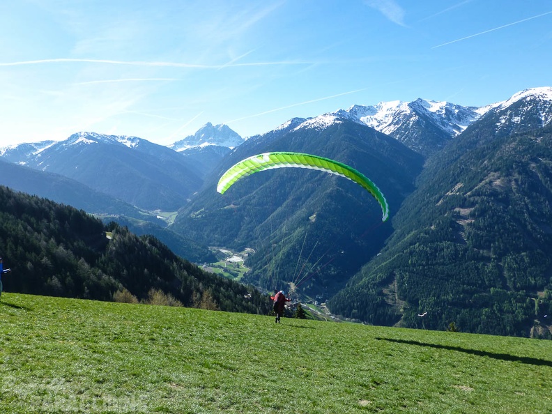 DH17 15 Luesen-Paragliding-1405
