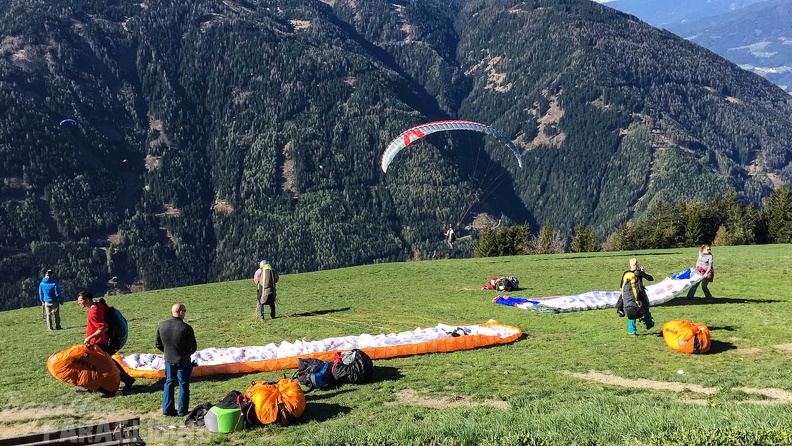 DH17 15 Luesen-Paragliding-665