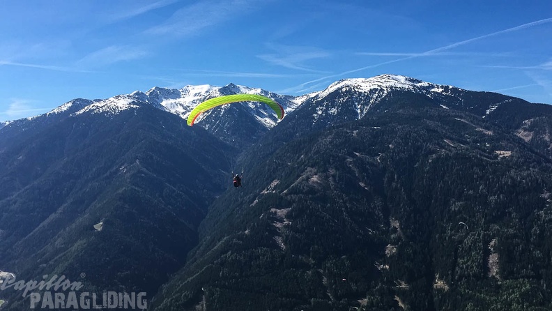 DH17 15 Luesen-Paragliding-769