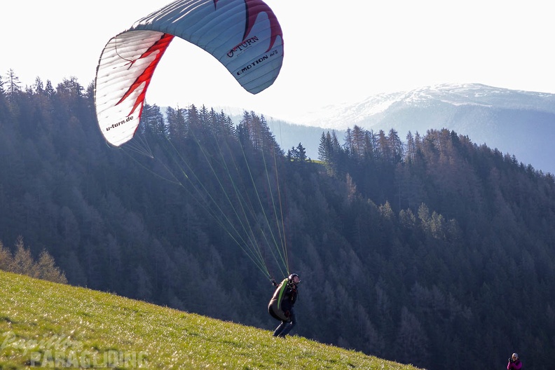 DH18_15_Luesen-Paragliding-130.jpg