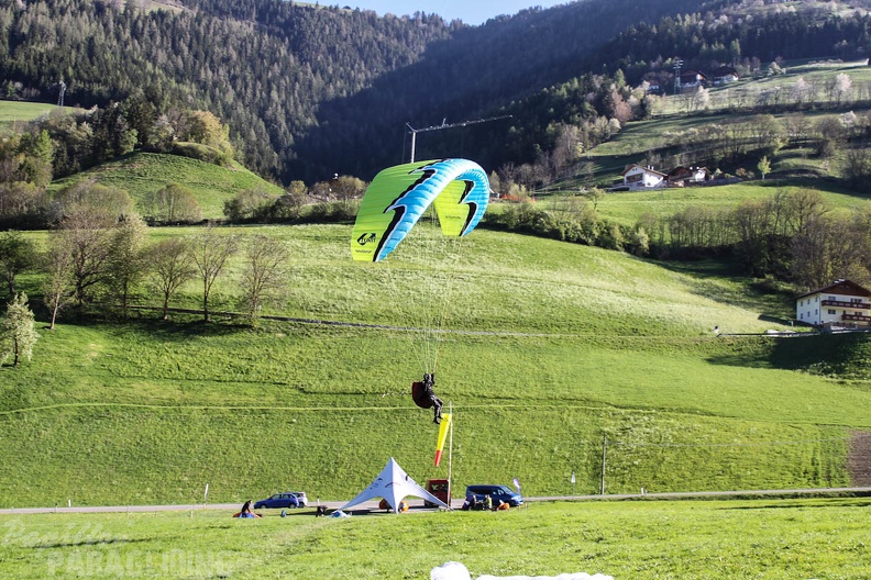 DH18 15 Luesen-Paragliding-181