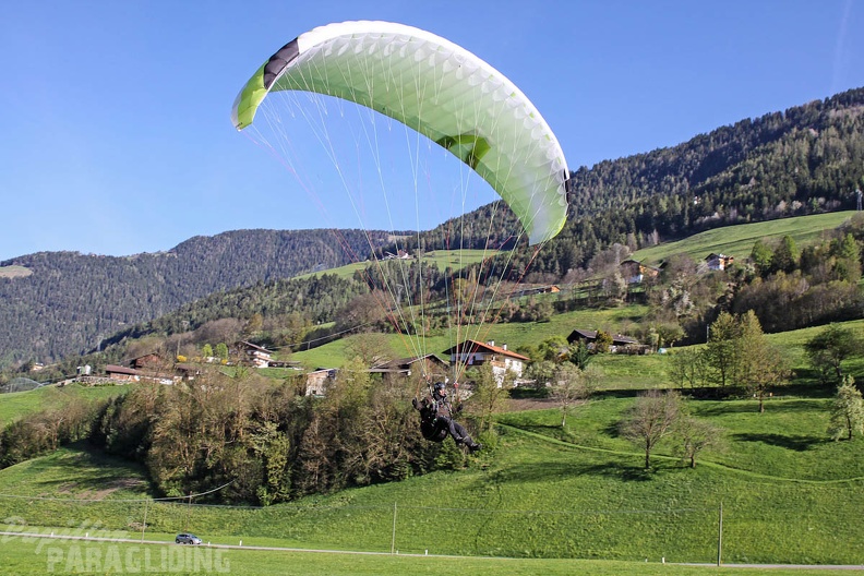 DH18 15 Luesen-Paragliding-187