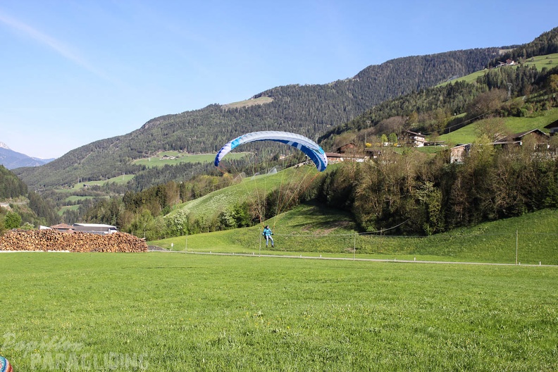 DH18_15_Luesen-Paragliding-197.jpg