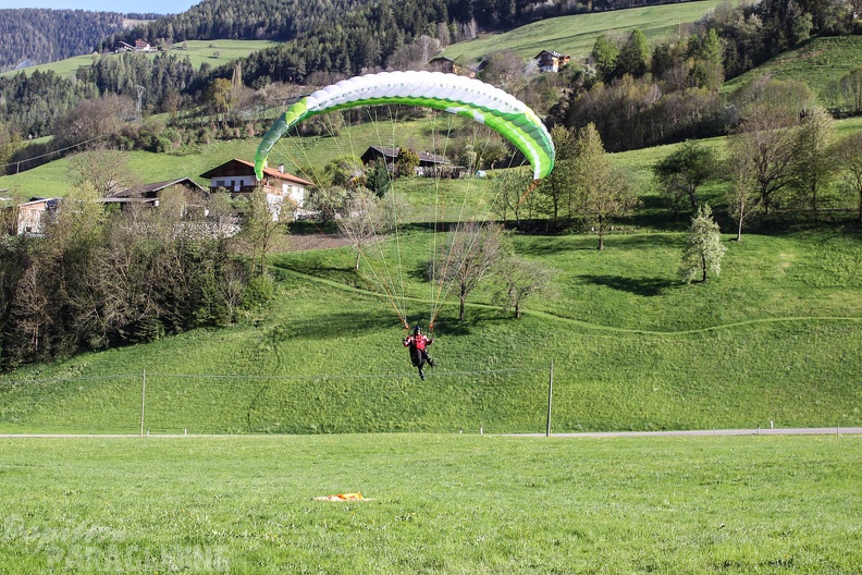 DH18 15 Luesen-Paragliding-219
