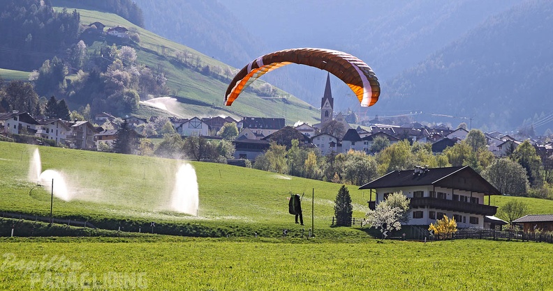 DH18 15 Luesen-Paragliding-265