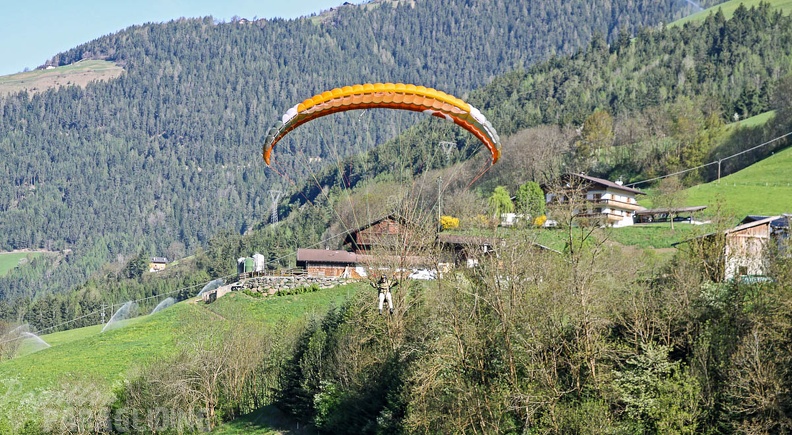DH18 15 Luesen-Paragliding-276