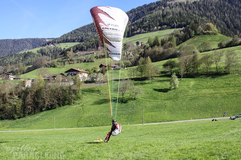 DH18 15 Luesen-Paragliding-334