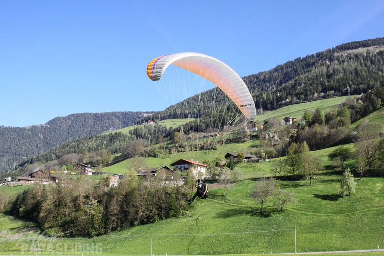 DH18 15 Luesen-Paragliding-354