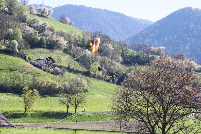 DH18 15 Luesen-Paragliding-386