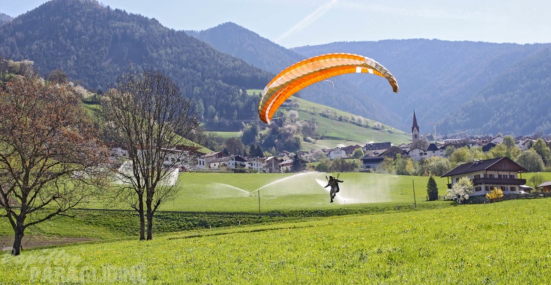 DH18 15 Luesen-Paragliding-401