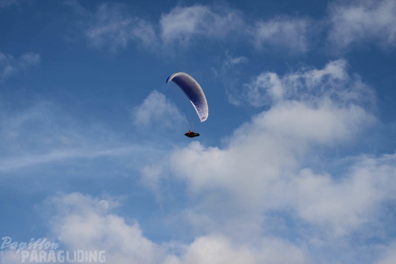 DH18 15 Luesen-Paragliding-407