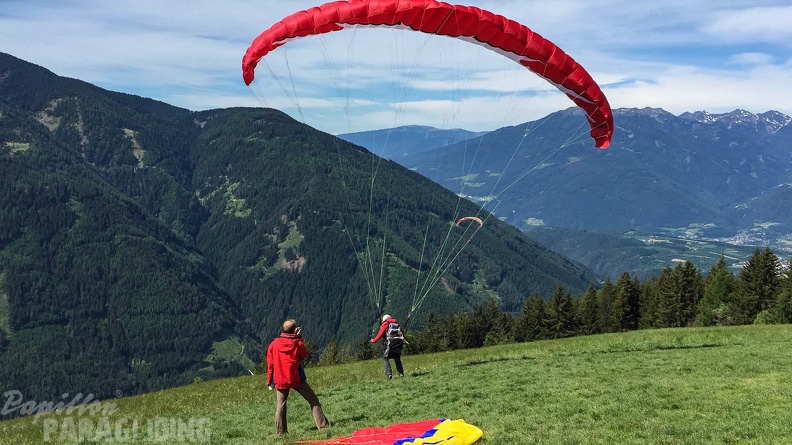 Luesen_Paragliding-DH22_15-1747.jpg