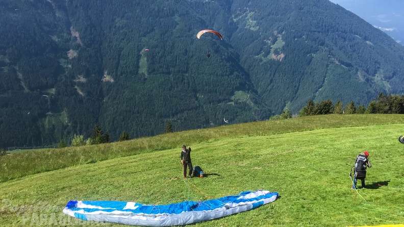 Luesen_Paragliding-DH22_15-2022.jpg