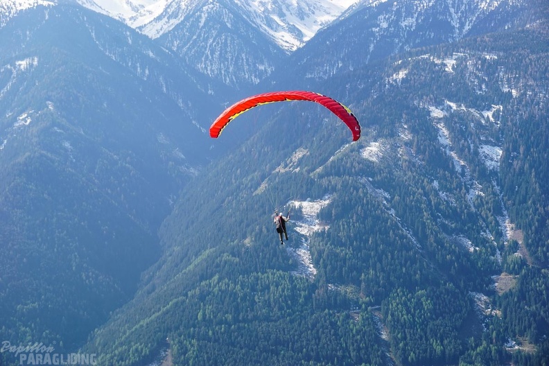 DH19.16-Luesen-Paragliding-188