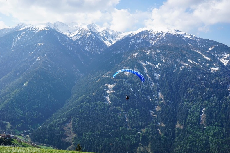 DH19.16-Luesen-Paragliding-222