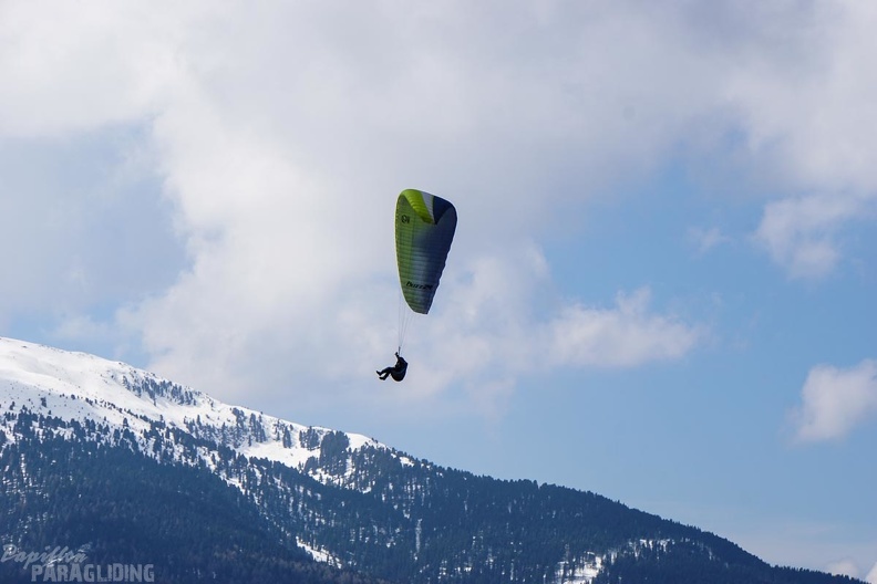 DH19.16-Luesen-Paragliding-297