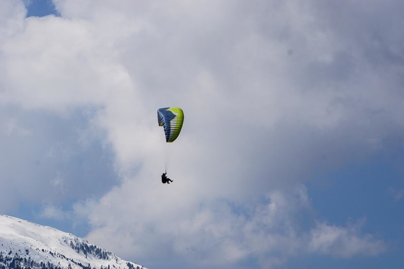 DH19.16-Luesen-Paragliding-301.jpg