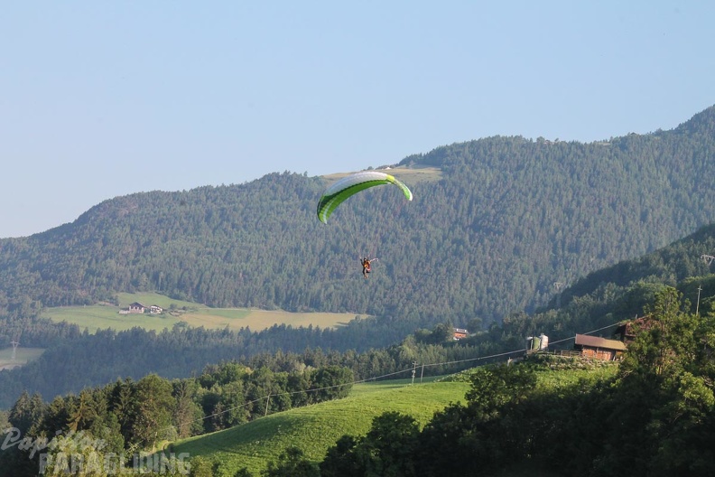DH25.16-Luesen-Paragliding-1025