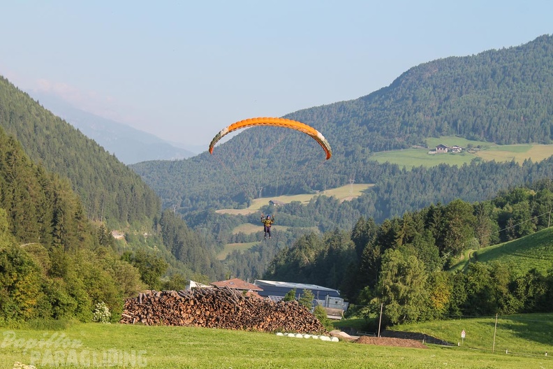 DH25.16-Luesen-Paragliding-1041.jpg
