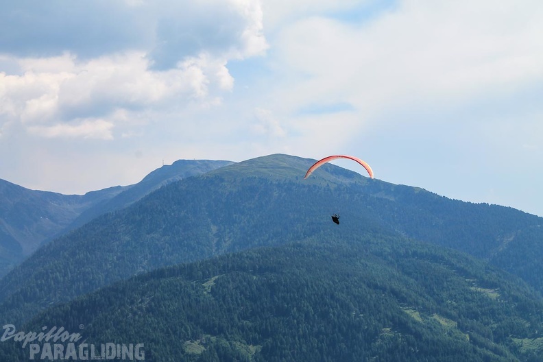 DH25.16-Luesen-Paragliding-1061