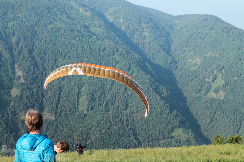 DH25.16-Luesen-Paragliding-1108
